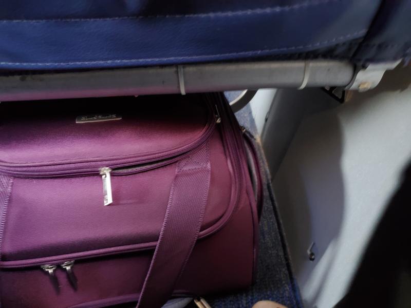 samsonite carry on with usb