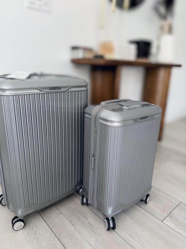 Travel in style ✈️✨ Loving my new Samsonite Silhouette Hardside set—sleek, sturdy, and ready for adventure!