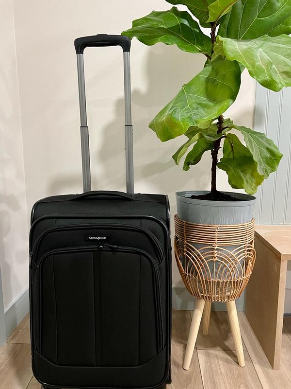 Customer photo for "Such a nice carry on bag!"