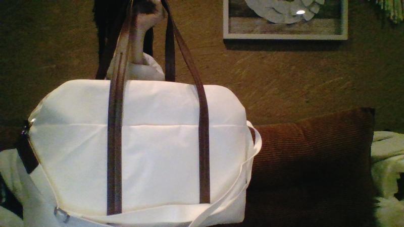 love this weekender bag