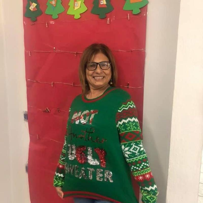 Ready to go with my sweet Samsonite Elevation Pius Hard-side Large Spinner and my ugly sweater