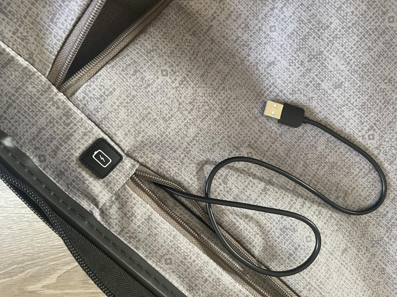 Customer photo for "Amazing features, and keeps items intact!"