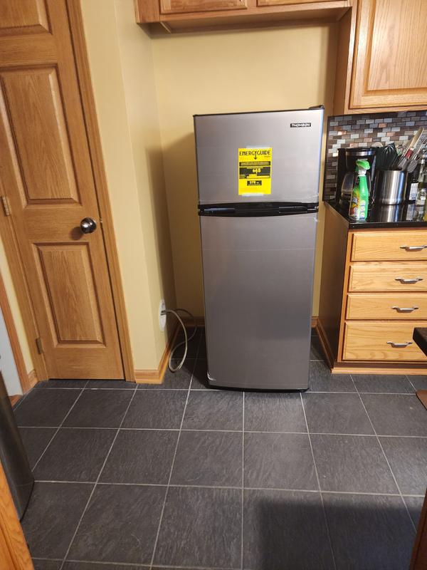 Thomson 7.5 Cu Ft Refrigerator Model: TFR725 for Sale in Houston