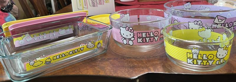 Hello Kitty x Pyrex Cheerful Vibes Glass Storage Containers (Set of 3)