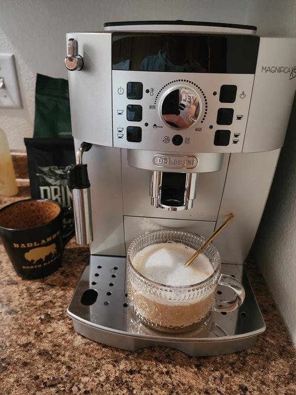 De'Longhi Magnifica Evo with LatteCrema System, Fully Automatic Machine  Bean to Cup Espresso Cappuccino and Iced Coffee Maker, Colored Touch  Display,Black, Silver : Health & Household 