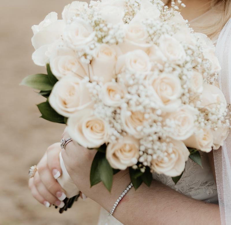 24 White Rose Bridal Bouquet EF-722