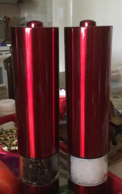 WOLFGANG PUCK ELECTRIC Dual Salt And Pepper Mill Set (C) $20.00