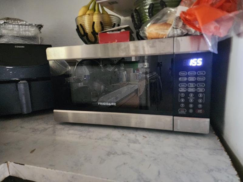 Frigidaire 1000-Watt Stainless Steel Microwave With 10 Adjustable