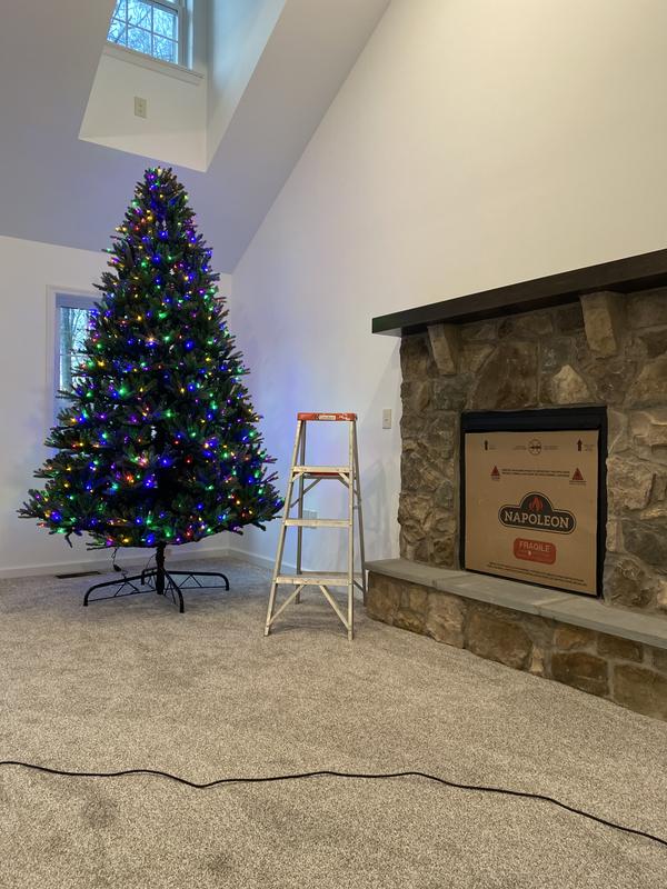 Member's Mark 9' 1,000 LED Pre-Lit Bristle Fir Christmas Tree - Sam's Club