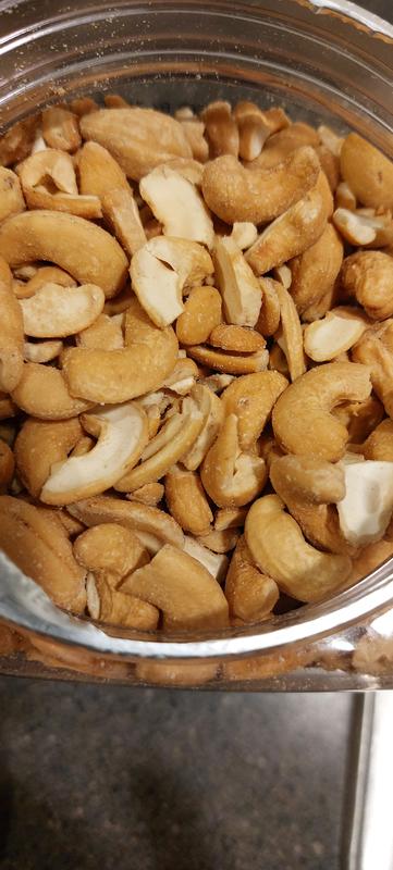 Member's Mark Lightly Salted Whole Cashews (33 oz.)