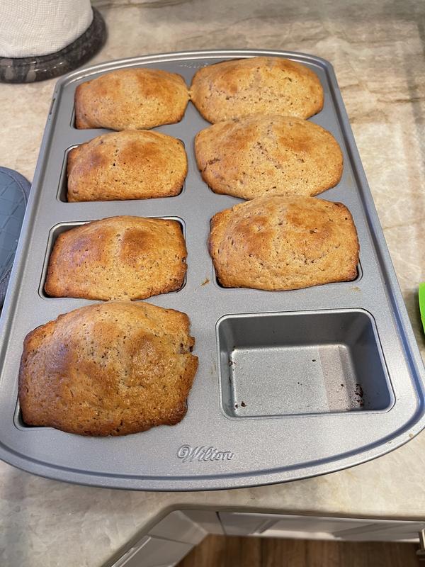 Mini cornbread loaves- I love my mini loaf pan- Wilton. : r/Baking
