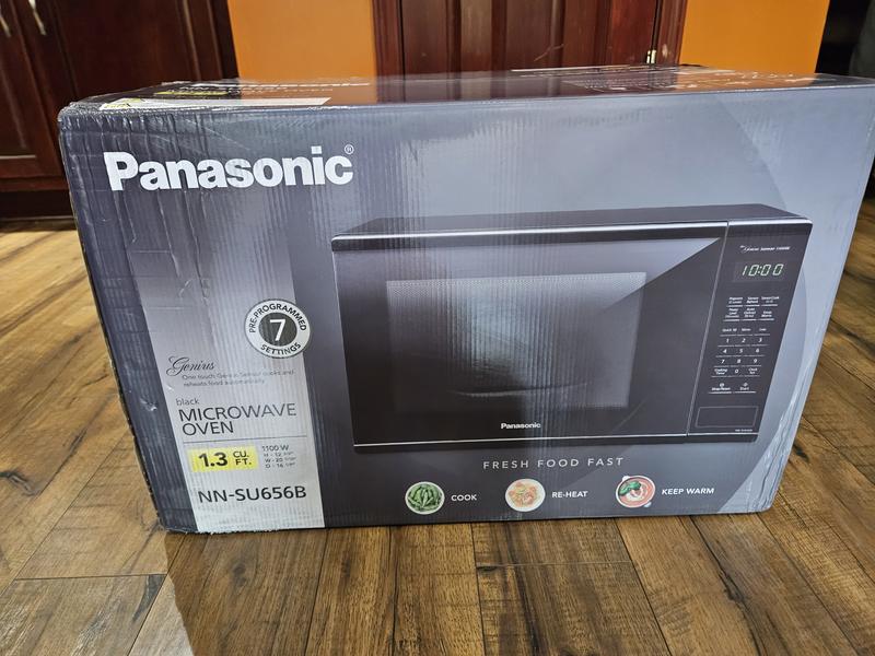 Panasonic 1.3 cu. ft. 1100W Countertop Microwave Oven with Easy Clean  Interior 