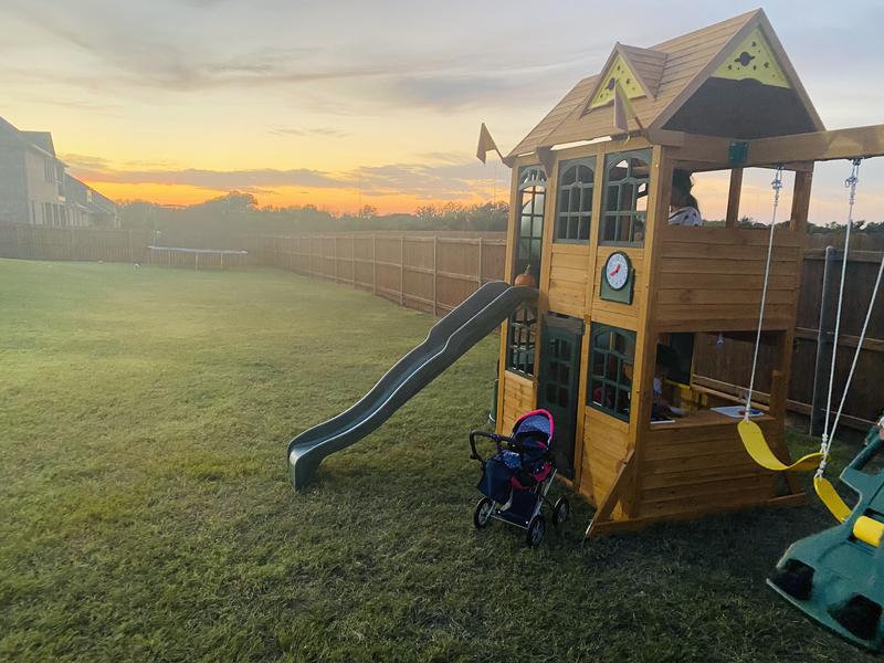 Creston clearance lodge playset