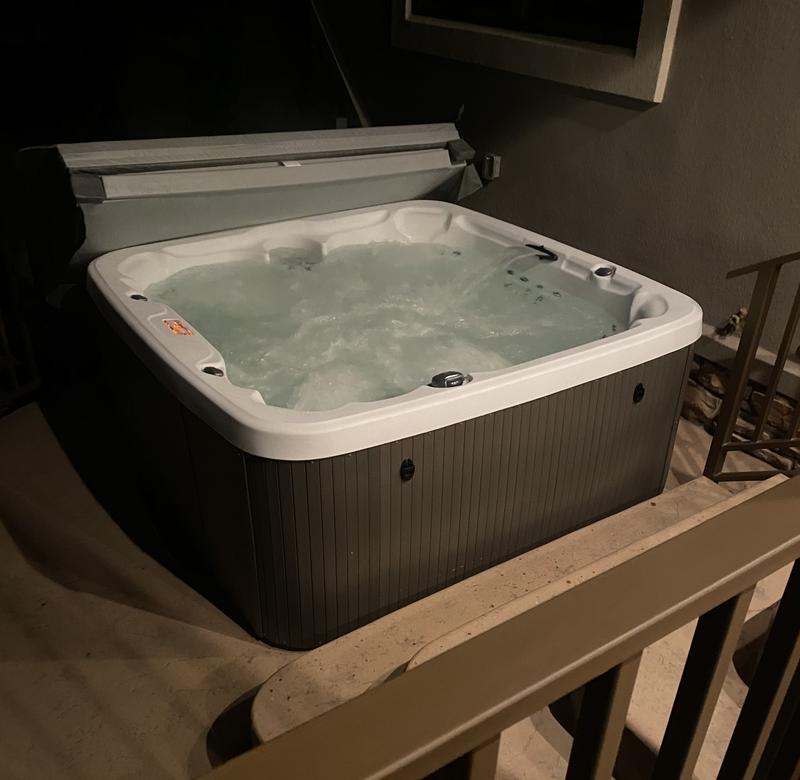 Lifesmart LS700DX 90-Jet, 7-Person Standard Spa