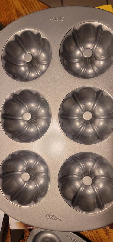 Wilton Nonstick Mini Fluted Tube Pan 6-Cavity Bakeware Set, 2-Piece 