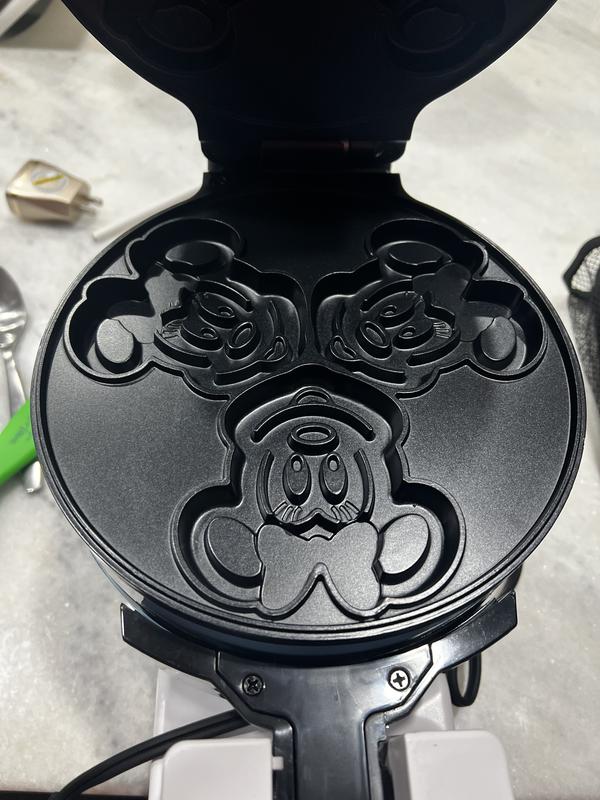 Review: The Disney Mickey Double Flip Waffle Maker