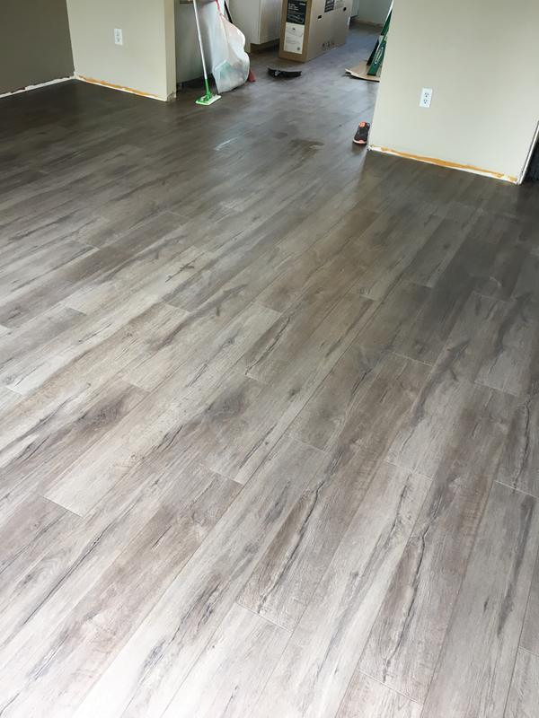 Select Surfaces Silver Oak Laminate Flooring Sam S Club