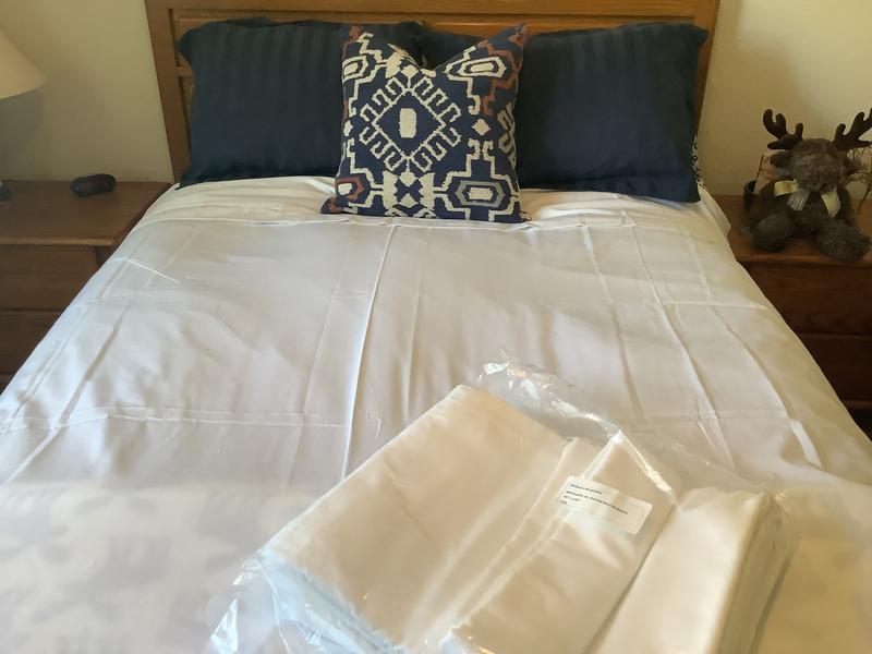 Hospitality Bulk Set of 6 White Flat Bed Sheets - Easy Care (Assorted Sizes)  - Sam's Club