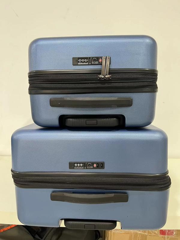 Member's Mark Hardside Carry-on Pro Spinner Suitcase With USB (Assorted  Colors) - Sam's Club