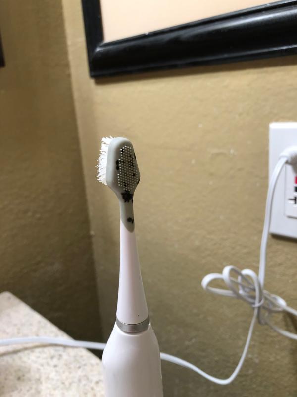 smile bright elite sonic toothbrush with uv sanitizing and 6 brush heads