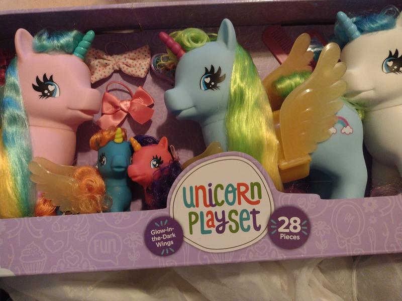 Member's Mark Unicorn Set with Glow-in-the-Dark Wings - Sam's Club