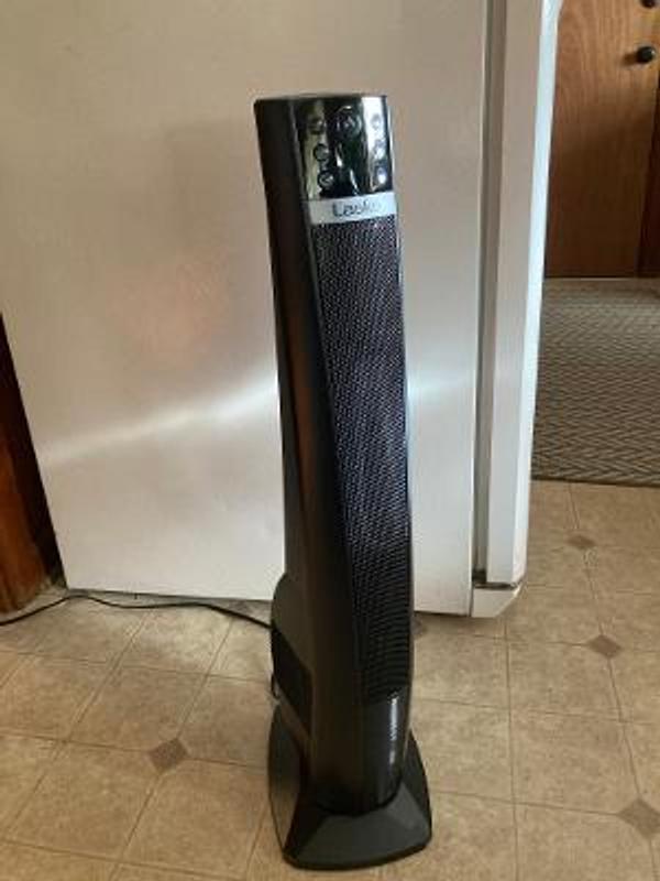 Lasko 32 Ceramic Tower Space Heater with Timer and Remote, CT32791 - Sam's  Club