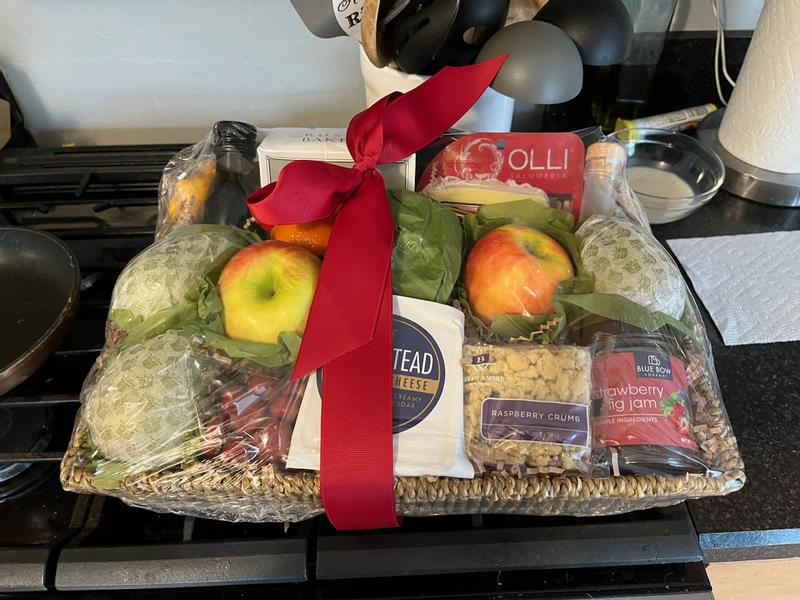 Generous Gourmet Market Favorites Fruit Basket - Sam's Club