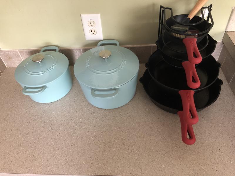 Martha Stewart 4-Quart and 7-Quart Enamel on Cast Iron Dutch Ovens, 2 Pack  (Assorted Colors) - Sam's Club