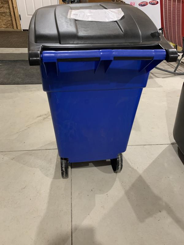 Rubbermaid Commercial Brute Vented Recycling Container 32 gal Capacity  Round 27.3 Height x 22 Width x 22 Depth Plastic Stainless Steel Blue 6  Carton - Office Depot