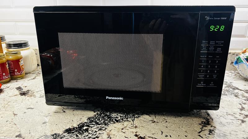 Panasonic 1.3 cu.ft. Countertop Microwave Oven