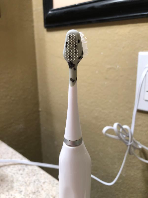 smile bright elite sonic toothbrush with uv sanitizing and 6 brush heads
