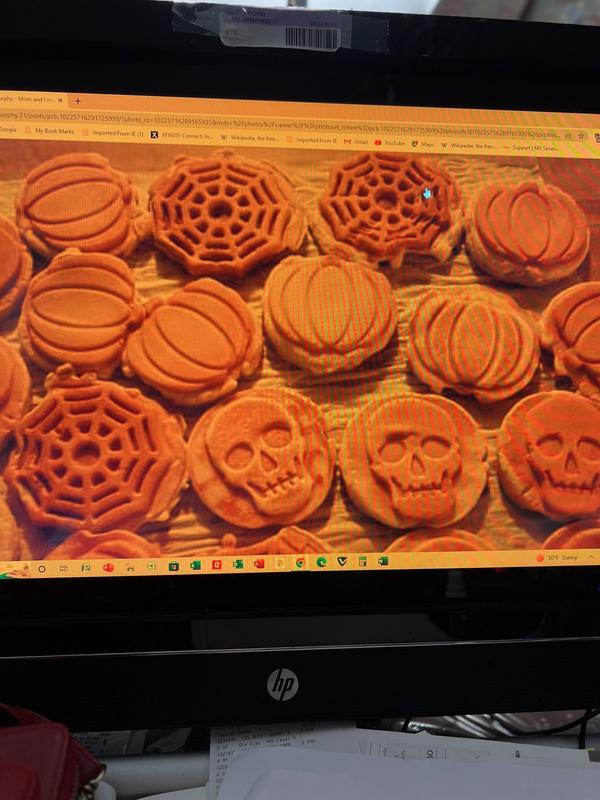 Dash Halloween Mini Waffle Set, includes Pumpkin, Skull and Spider Web  Waffle Makers - Sam's Club