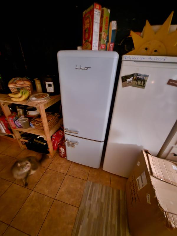  iio Retro Refrigerator Full Size with Bottom Freezer - 24 Inch  Wide 11 Cu Ft Vintage Fridge with Freezer - Retro Fridge - Perfect for the  Kitchen, Bedroom Apartment Multiflow 360° Black (Right Hinge) : Appliances