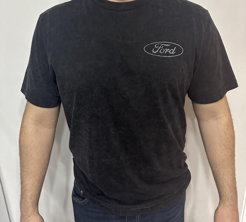 トップス CHALLENGER MOTOR TEE BLACK Wicked Metal Challenger Widebody Front Print, Muscle Car