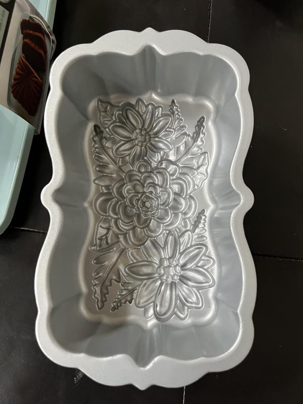 Nordic Ware Toffee Wildflower Loaf Pan with Loaf Keeper - Sam's Club