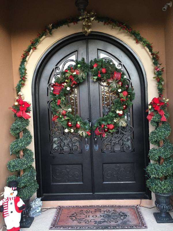 Member S Mark 48 Premium Decorated Gate Wreath