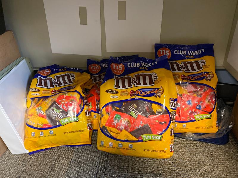 M&M's Chocolate Candies, Assorted, M&M's Lovers, Value Pack - 115 pieces [4 lb 1.50 oz (1856.9 g)]