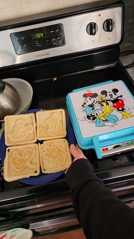 Gofrera de Mickey.  Mickey waffle maker, Waffles, Mickey mouse