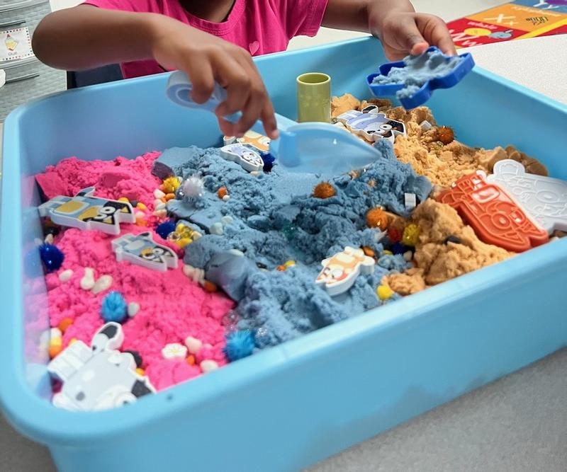 thumbnail image 2 of Abaodam 15-Inch Portable Sand Tray With Lid - Sensory Bin Play Tray With Handles 2 of 12
