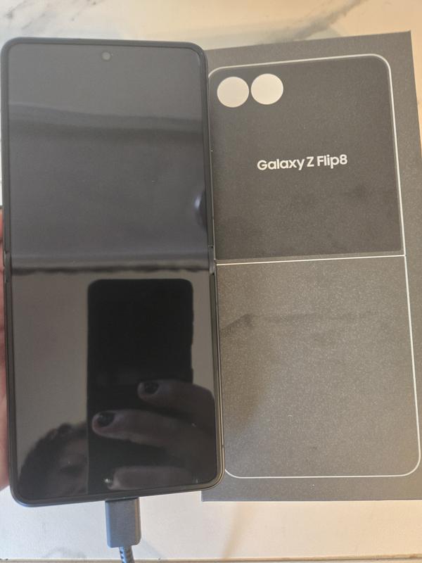 Buy the Unlocked Galaxy Z Flip8 512GB in Graphite | Samsung US
