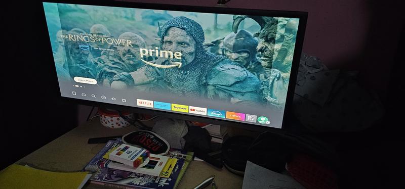 Samsung 34 inch Ultra Wide Monitor WQHD 21:9 ratio provides seamless ...