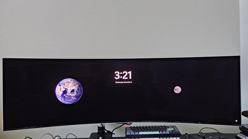 HELP - screen turned black for no reason : r/Monitors