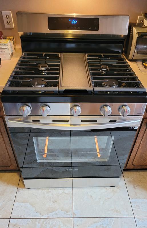 6.0 cu. ft. Smart Freestanding Gas Range with Integrated Griddle in  Stainless Steel