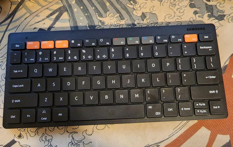 Smart Keyboard Trio 500, Black Mobile Accessories - EJ-B3400UBEGUS