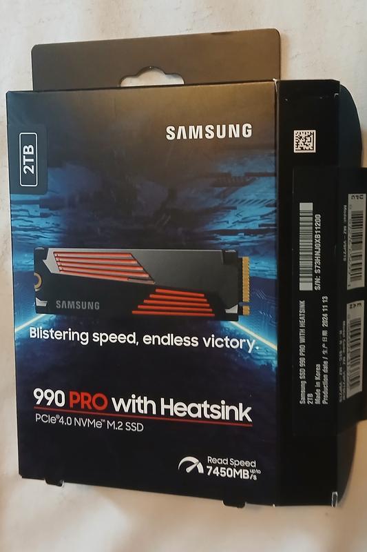 990 PRO w/ Heatsink PCIe<sup>®</sup> 4.0 NVMe™ SSD 2TB Memory