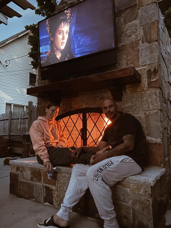 Customer carousel item 16.