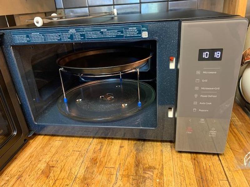 Samsung Space Saving Microwave, Countertop, White MD800WC Tested