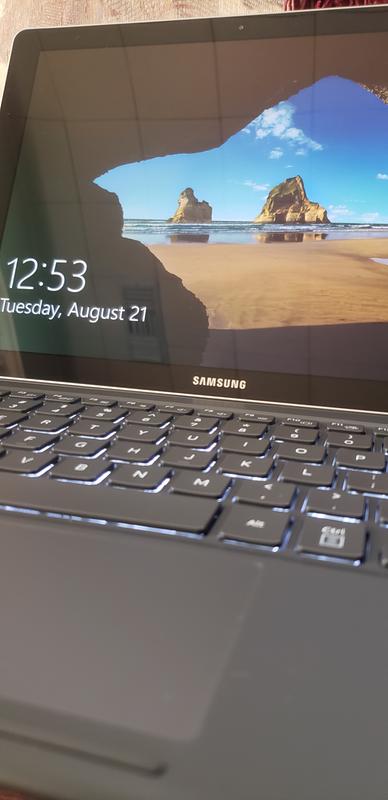 Samsung Galaxy Book - Tablette - avec clavier détachable - Core i5 7200U /  2.5 GHz - Windows 10 Home - 8 Go RAM - 256 Go SSD - 12 OLED Super AMOLED  écran tactile 2160 x 1440 (Full HD Plus) - HD