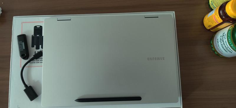 Samsung Galaxy Book Pro 360 AMOLED Ordinateur portable convertible à écran  tactile 13,3 avec S-Pen - Intel i5, 8 Go DDR4, 512 Go SSD, Windows 11 Home