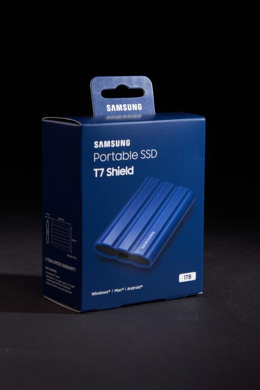 Portable SSD T7 Shield USB 3.2 1TB (Black) Memory & Storage - MU-PE1T0S/AM